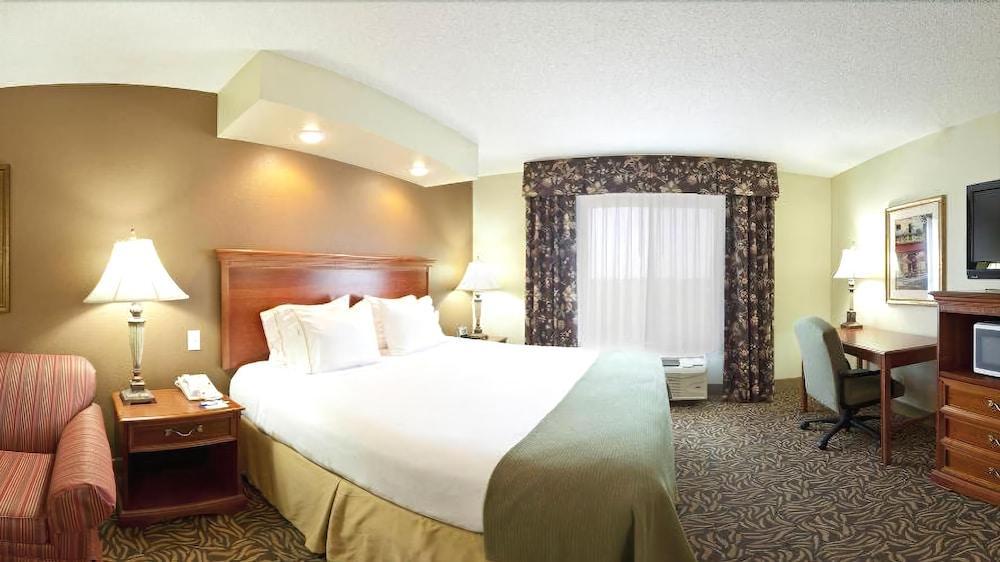 Holiday Inn Express Hotel & Suites Columbus By Ihg Exterior photo