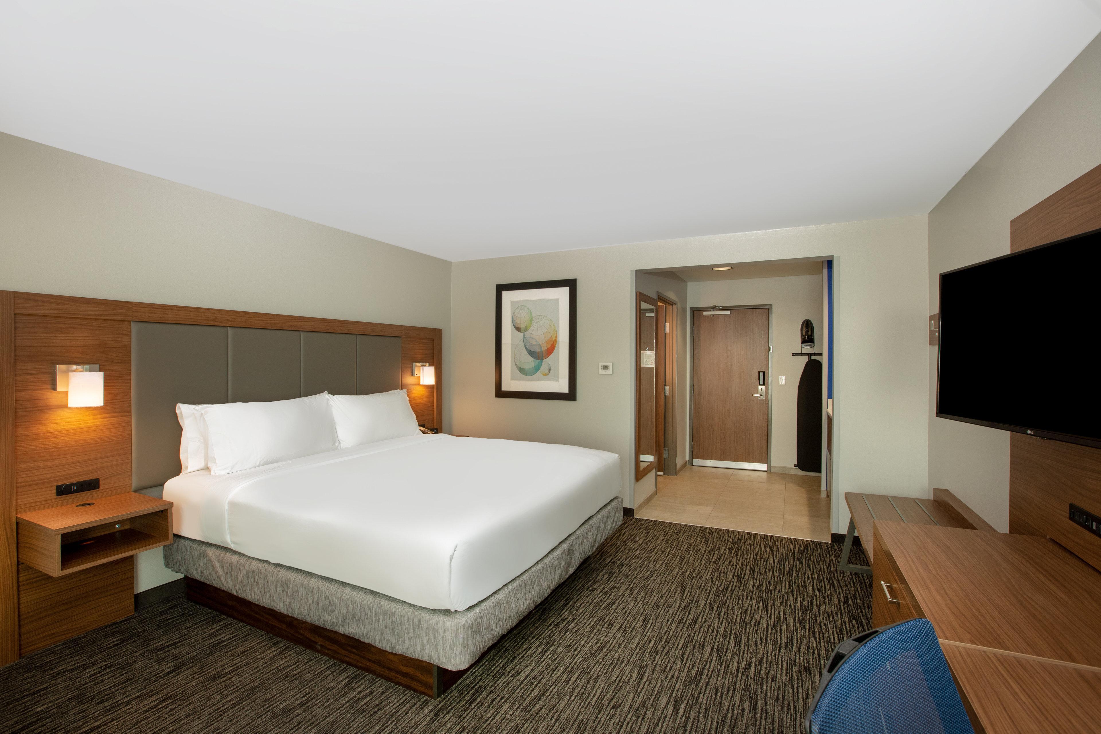 Holiday Inn Express Hotel & Suites Columbus By Ihg Exterior photo