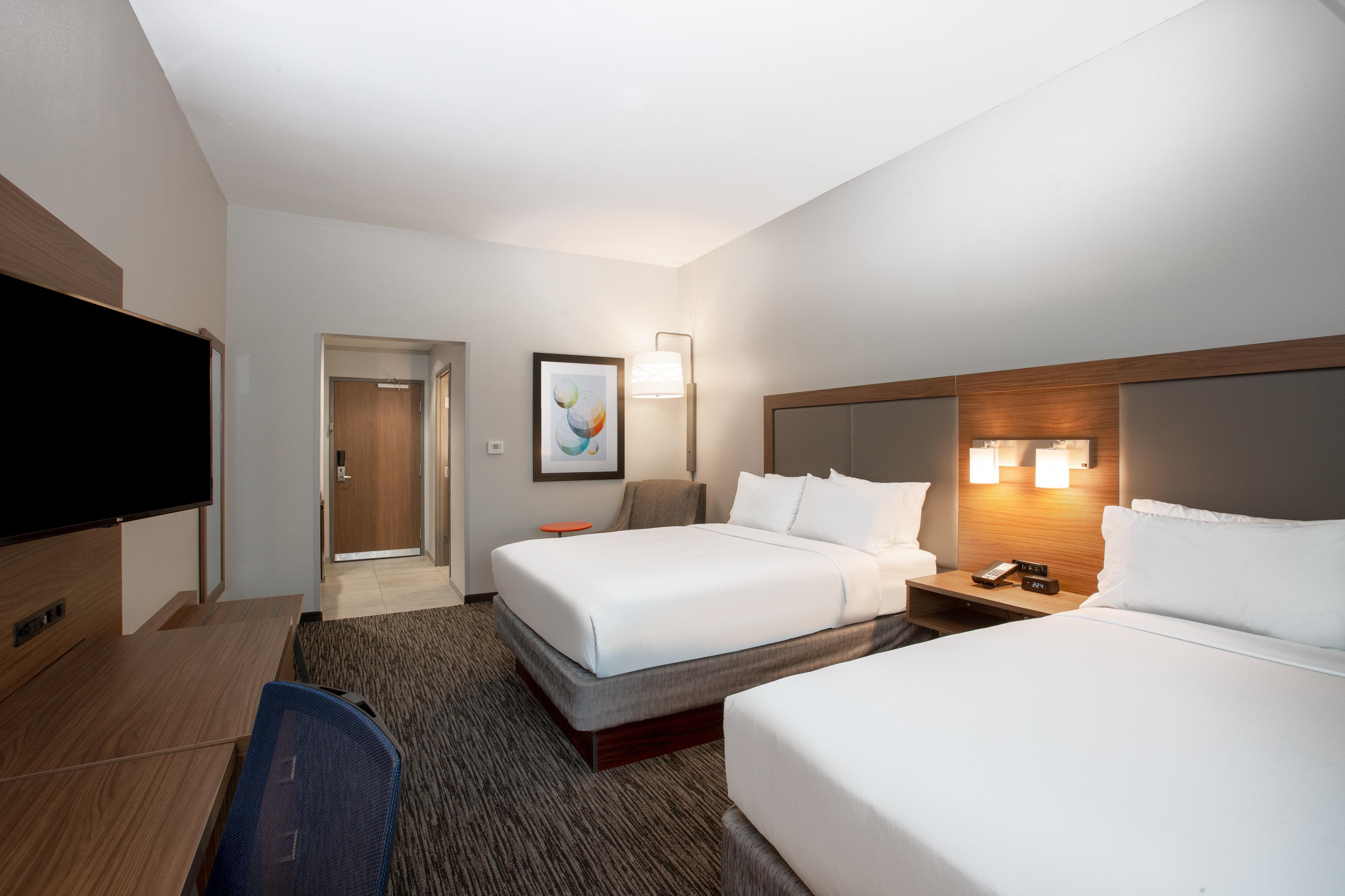 Holiday Inn Express Hotel & Suites Columbus By Ihg Exterior photo